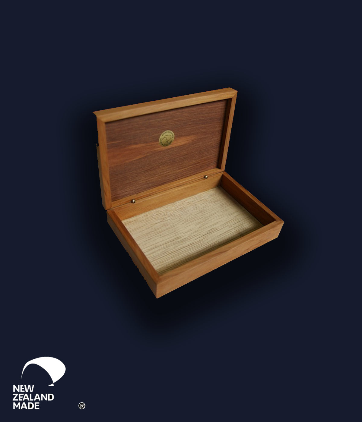 Hinged Rimu Box Medium